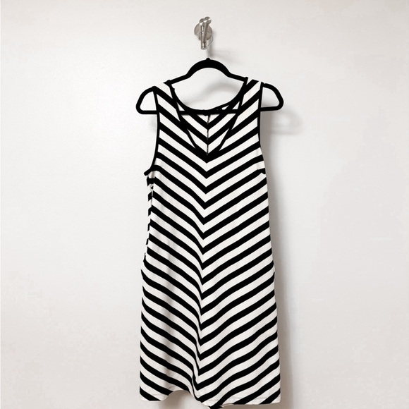 Peach Dresses & Skirts - Peach Work Gym Play Kameo Striped Sleeveless Midi Dress Black and White Medium